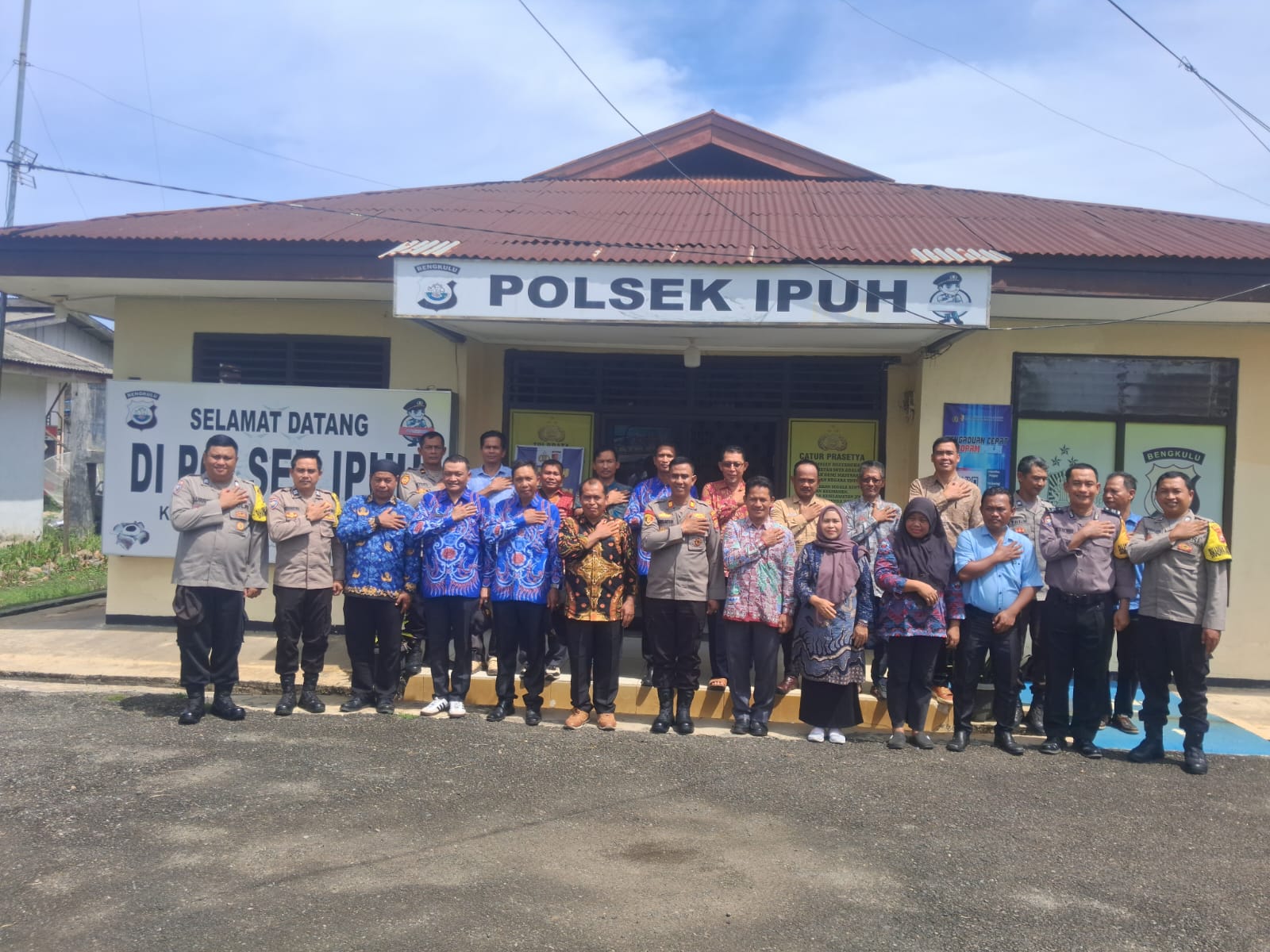 Jalin Silaturahmi, Kapolsek Ipuh Lakukan Pertemuan dengan Kades se-Kecamatan